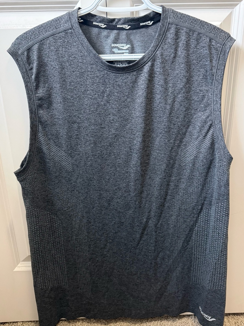 Saucony Men’s Charcoal Gray Sleeveless Training Tank